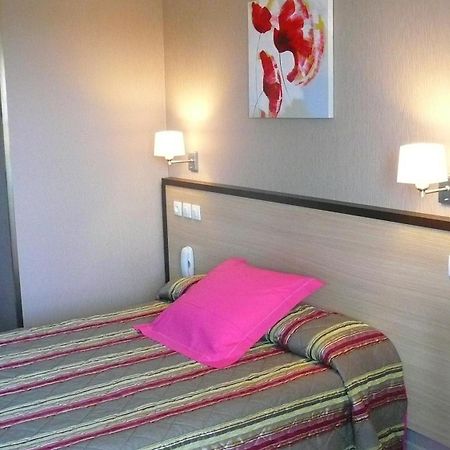 Hotel L'Europeen Тарб Экстерьер фото
